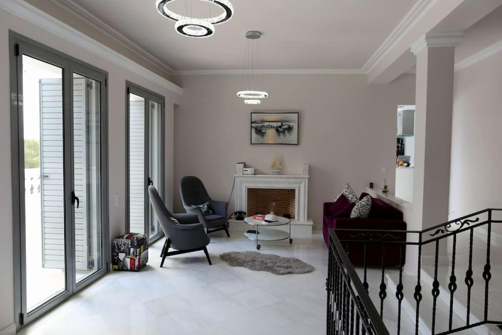 The White House Beach Villa Rafina  Exterior photo